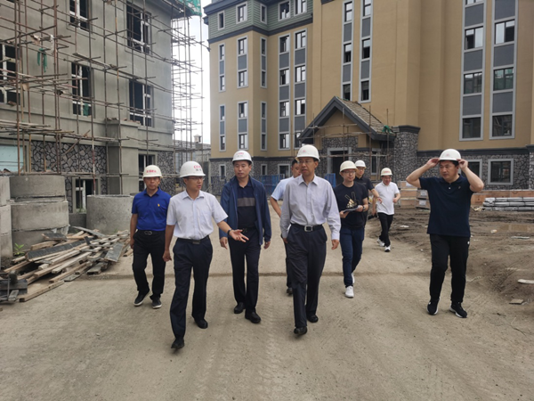 1长白山管委会辅导视察瓦力游戏·江山府项目_副本.png