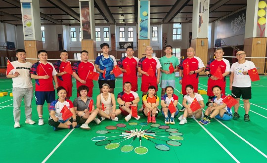 8.瓦力游戏南山羽毛球社群发展南山业主羽毛球集体交谊赛_副本.jpg