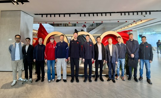 6.集团董事长王岩，吉林省体育局党组书记、局长牟大鹏、长春双阳经济开发区党工委书记李大鹏一行赴沪调查.jpg